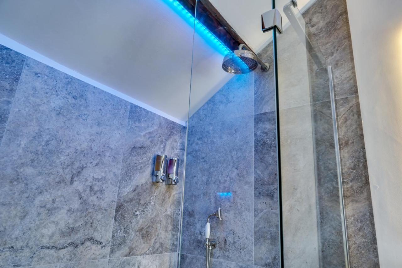 Port Saint Mary Shore Hotel מראה חיצוני תמונה